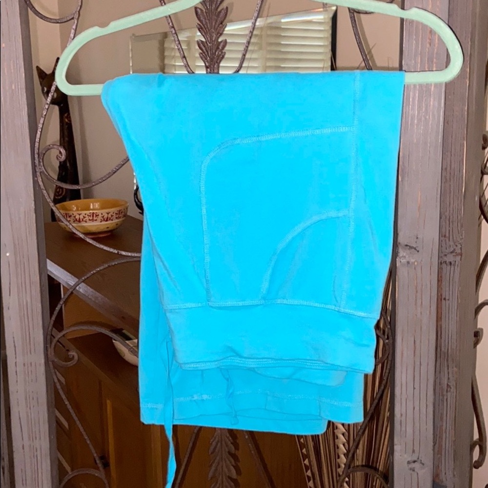 Plus size xl 16/18 teal Capri with pockets.